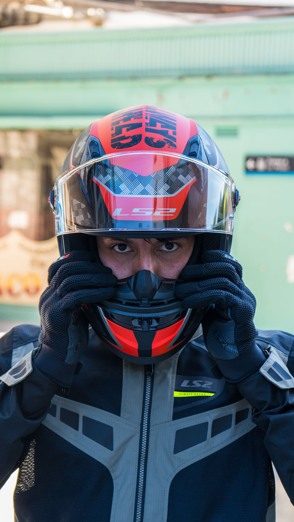 Casco LS2 816 Cosmos Strike Gris / Rojo / Mate